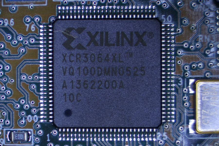Xilinx XCR3064XL CPLD.